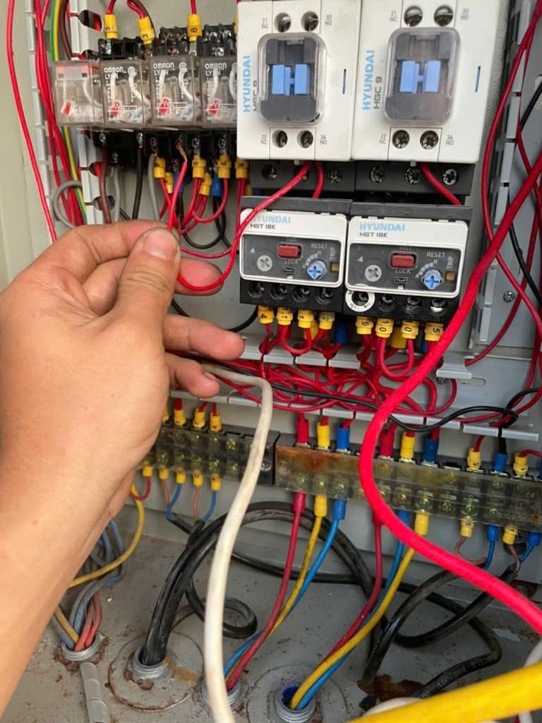Sửa chữa tủ điện chuyên nghiệp